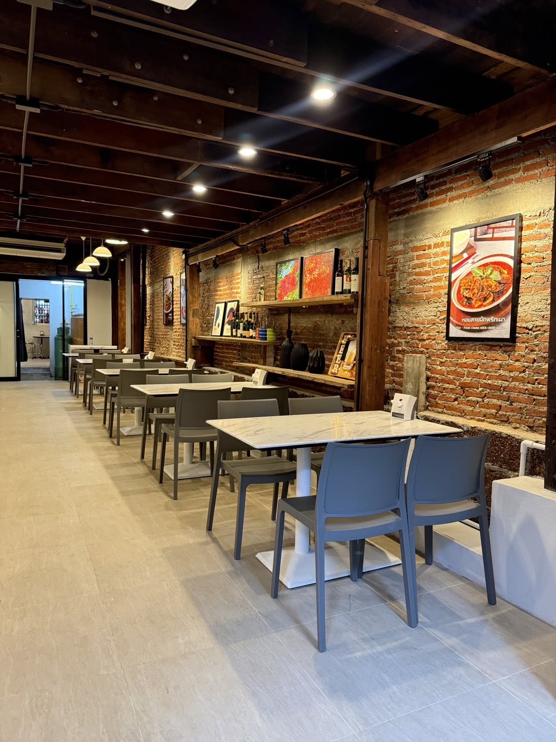 บรรยากาศภายในร้านเฮียเล้ง